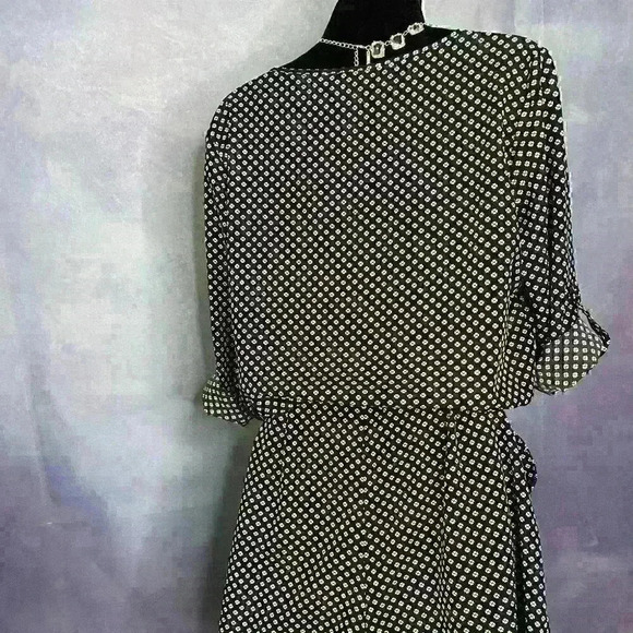 Ann Taylor Loft Clover Heart Roll-Tab Romper - Picture 5 of 12